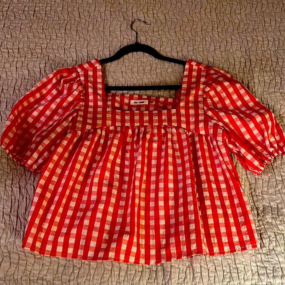 Day and Moon Red and White top size small
